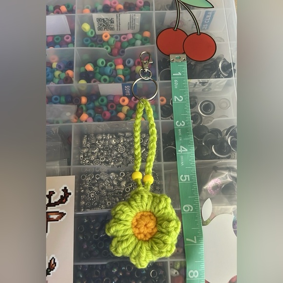 Flower Puff Keychain 🌸 - Picture 3 of 5